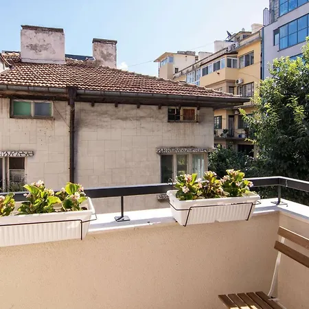 Luxury Center Two Bedroom Close To Beach Apartment