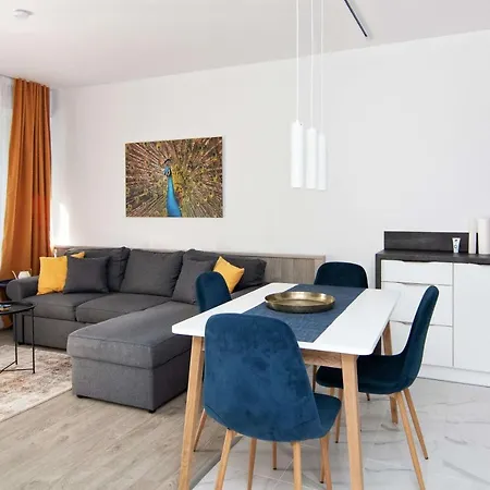Apartment Luxury Center Two Bedroom Close To Beach *