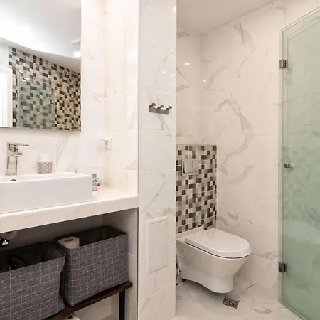 Apartment Luxury Center Two Bedroom Close To Beach